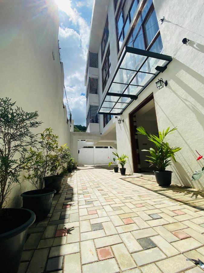 Aurelia Inn Kandy Ngoại thất bức ảnh