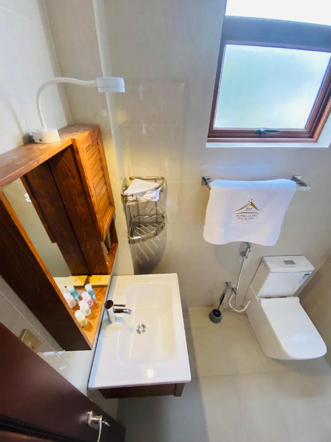 Aurelia Inn Kandy Ngoại thất bức ảnh