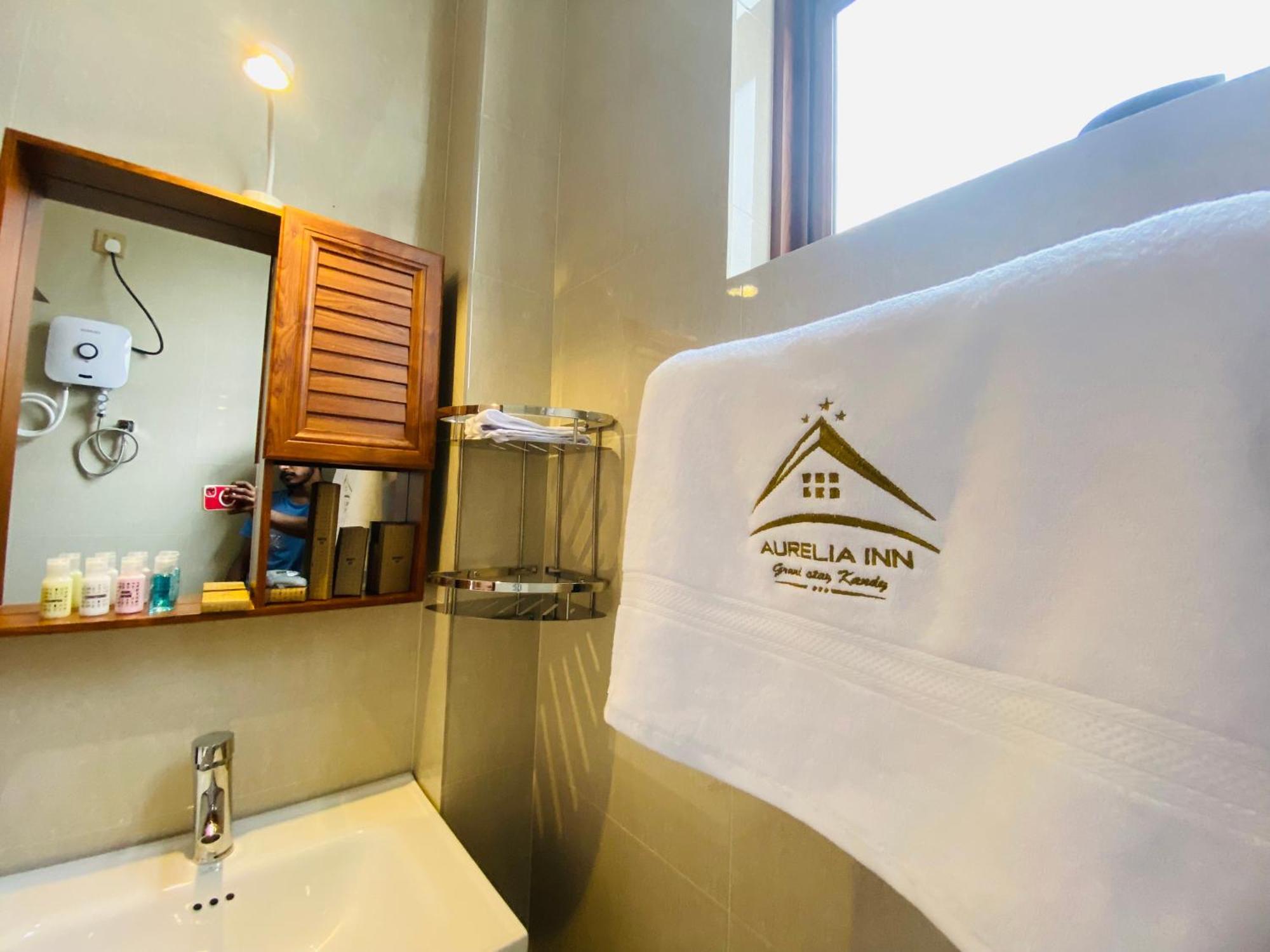 Aurelia Inn Kandy Ngoại thất bức ảnh